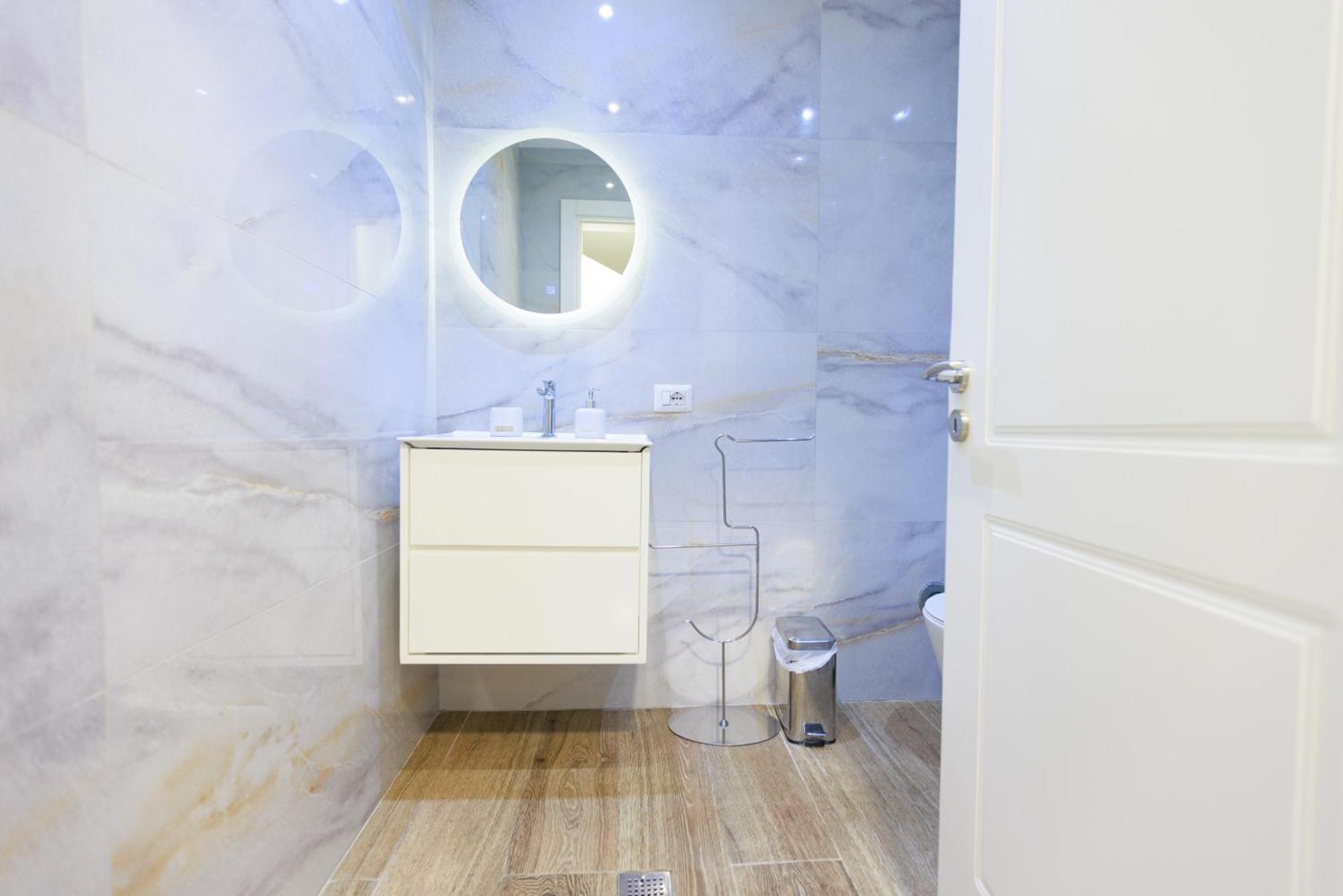 Syncron In The Center Of Apartment Tirana