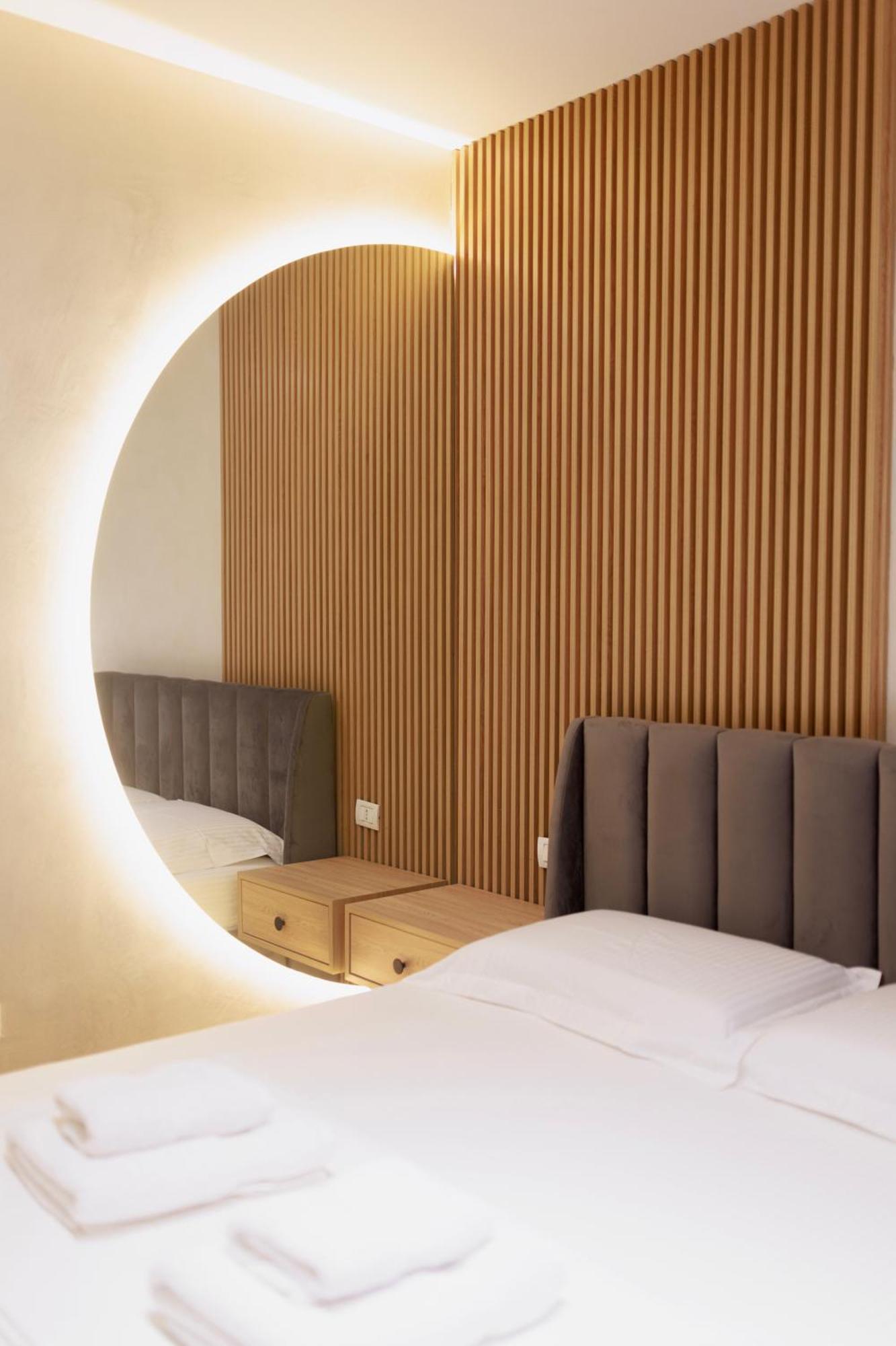 Syncron In The Center Of Apartment Tirana